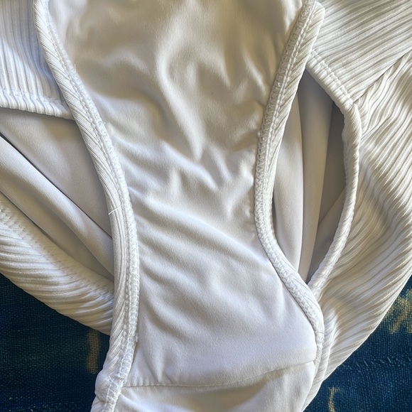 Andie Swim The Mykonos One Piece - Picture 6 of 6